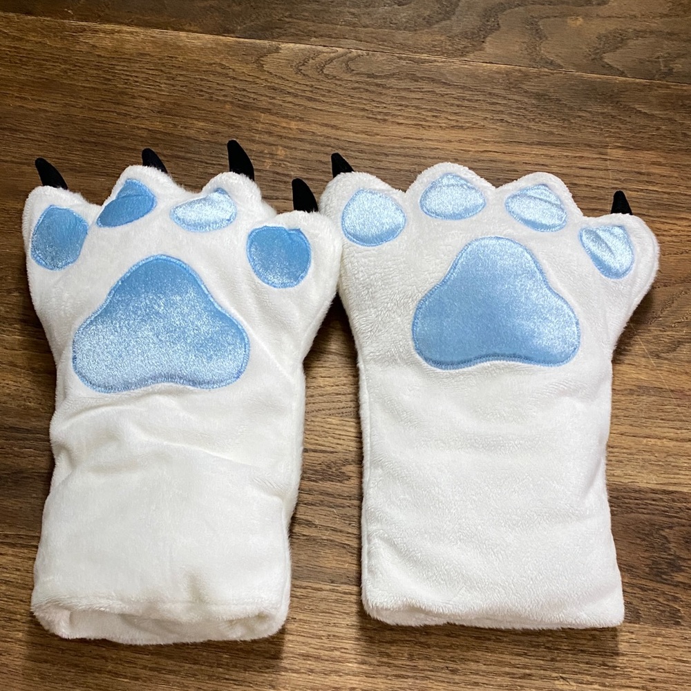White and Blue Bear Paw Mitten